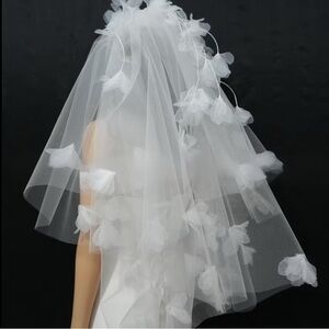 Chic White Floral Bridal Veil